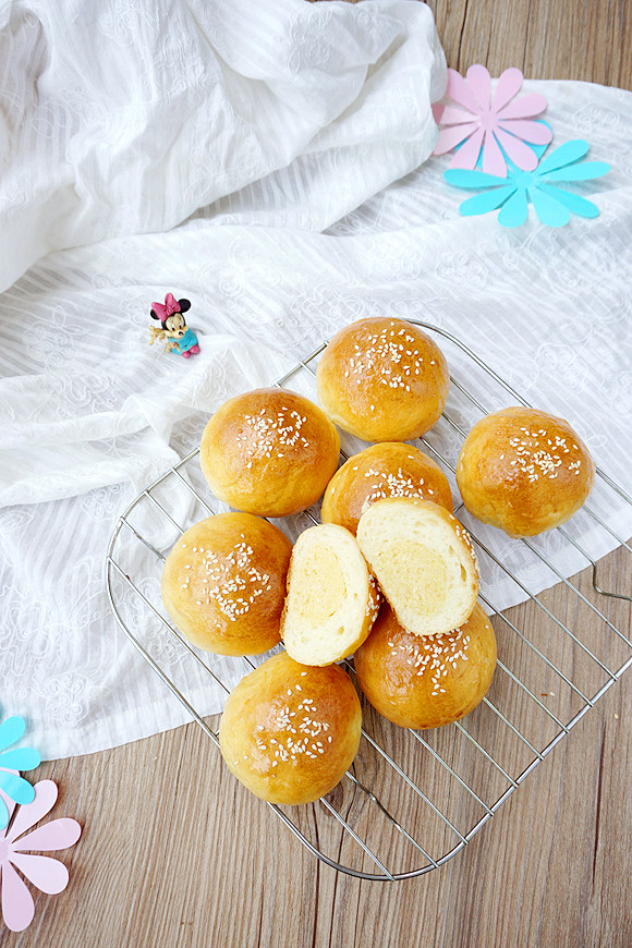 椰蓉奶香小餐包的家常做法 椰蓉奶香小餐包怎么做好吃